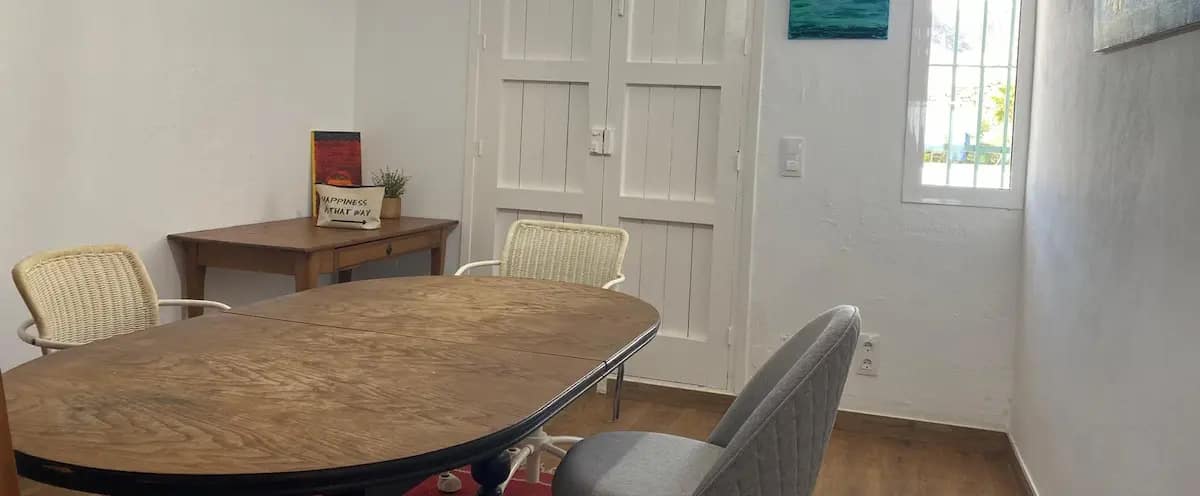 Client meeting area in Mojacar. An area for up to 5 people to meet round a table.