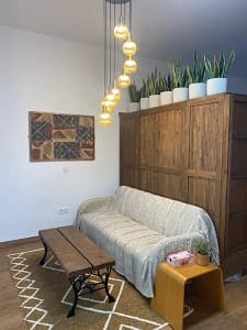 DeskSpace Coworking Mojacar - comfy area DeskSpace Coworking in Mojacar has a long sofa. Some people like to work here - others use it to catch up with messages on their phone.